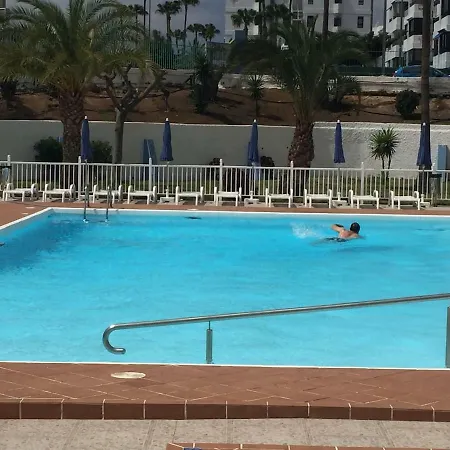 5 Min Walk From Yumbo! 417 Appartement