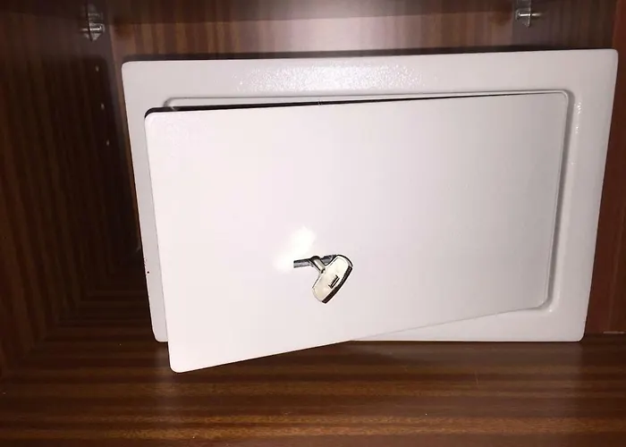 דירה 5 Min Walk From Yumbo! 417