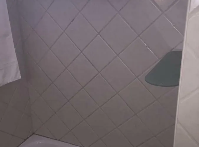 5 Min Walk From Yumbo! 417 דירה *